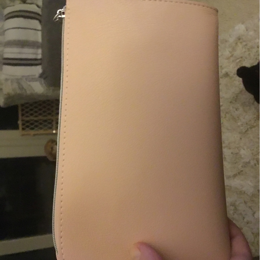 SOLD! Christian Dior blush pink makeup bag - Picture 2 of 9